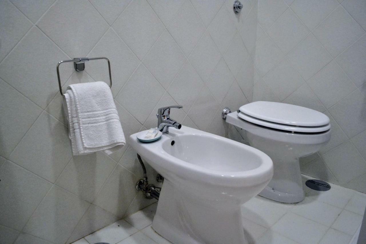 Le Sirene Hotel Наполи Екстериор снимка